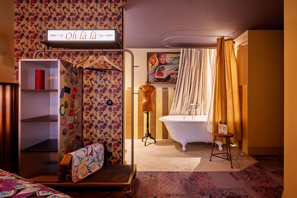 25-hours-hotel-bathroom
