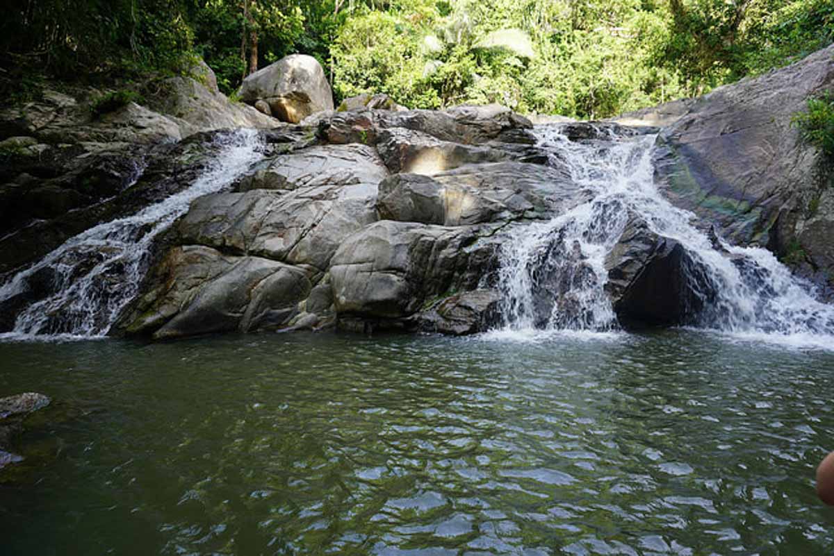 Na Muang Waterfall 