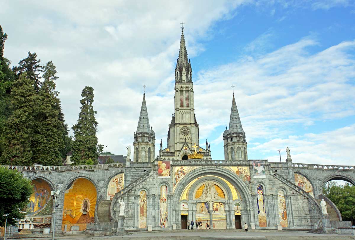  Sanctuary of Our Lady of Lourdes, France