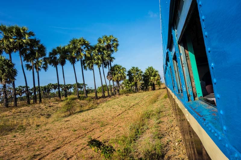 Cosy Trainride in Myanmar