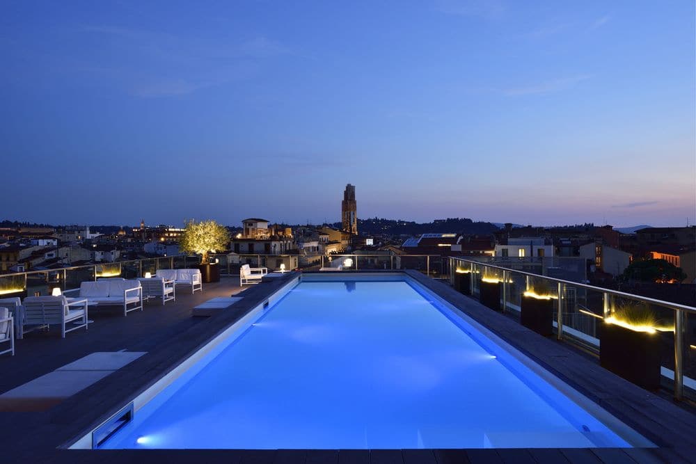 Swimming pool at Glance Hotel