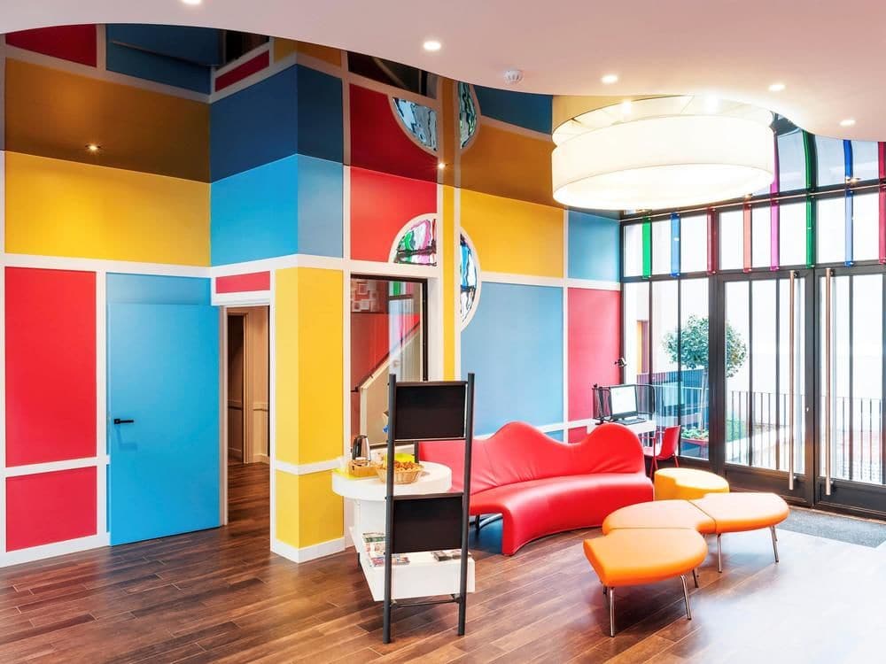 Ibis-Styles-Paris-La-Défense-Courbevoie-lounge