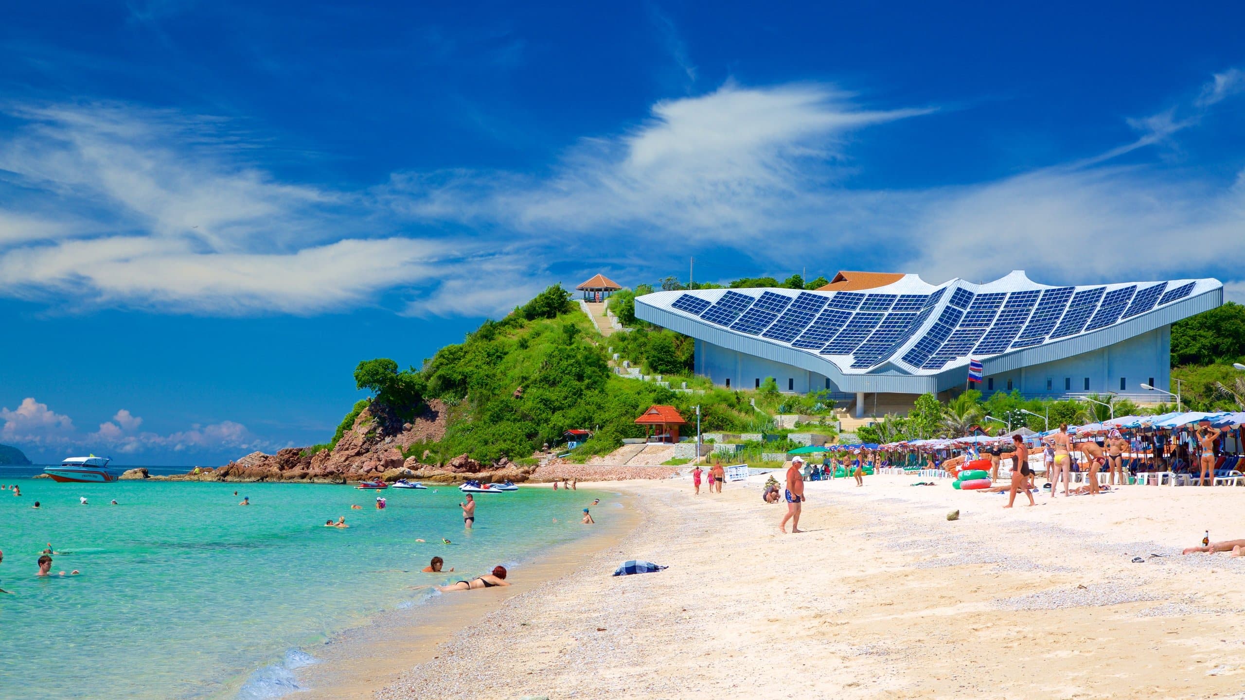 Beaches in Koh Lan, Thailand