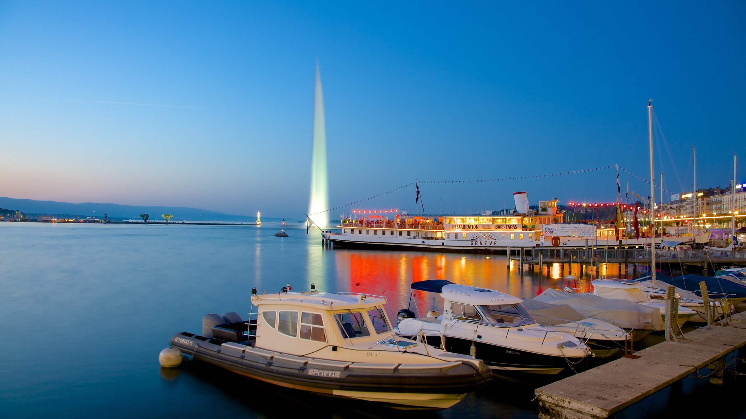 Jet d'Eau fountain, Lake Geneva