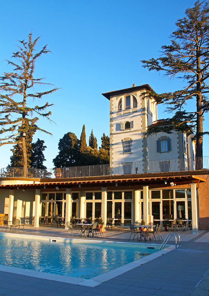 Swimming pool at Hotel Relais La Cappuccina San Gimignano
