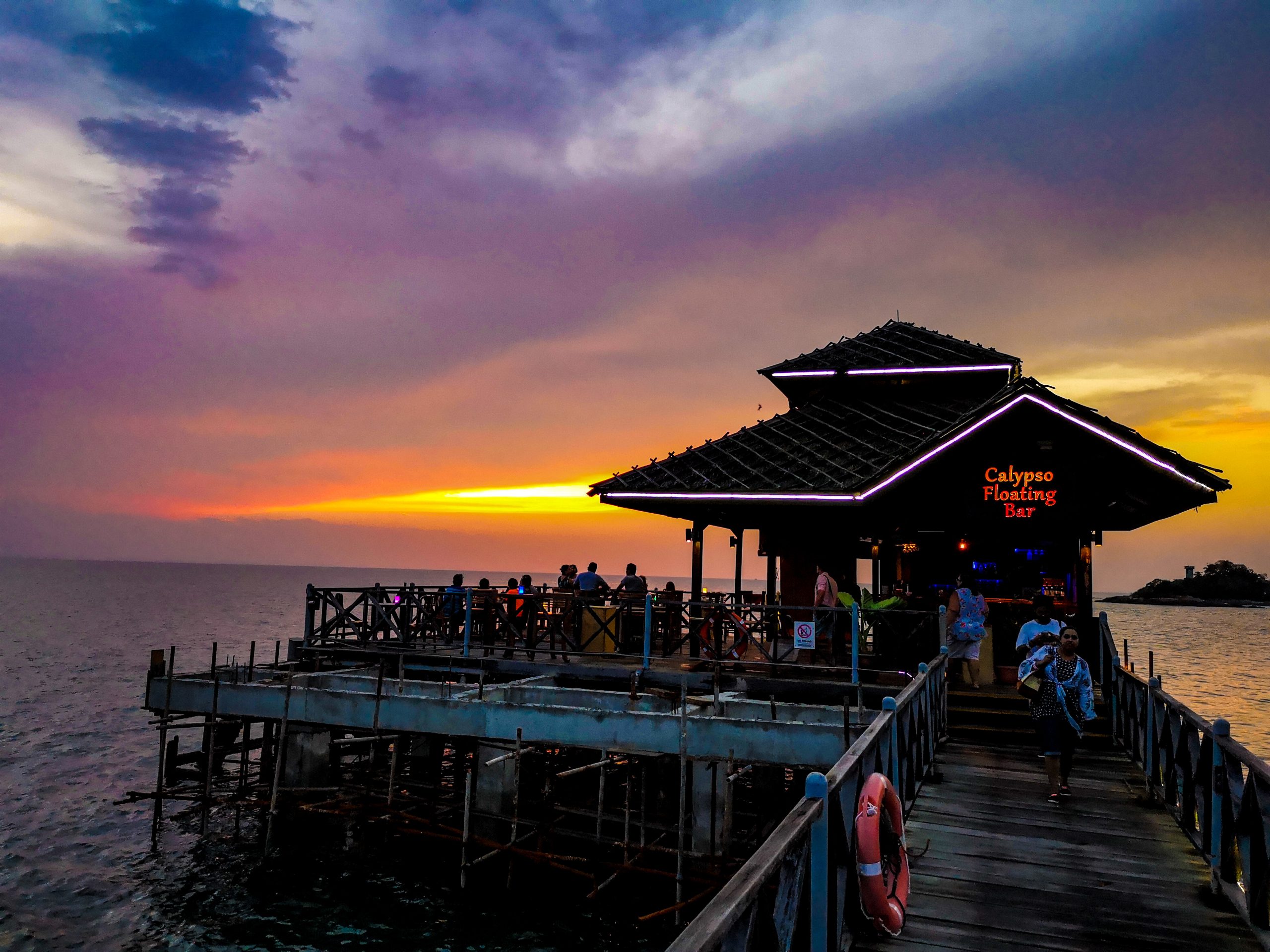 Calypso Floating Bar in Bintan