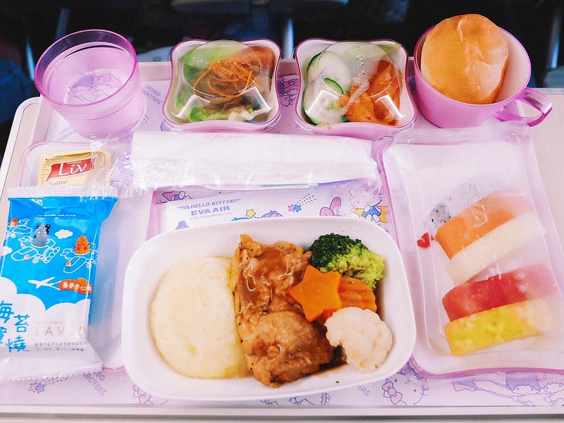 eva-air-hello-kitty-food