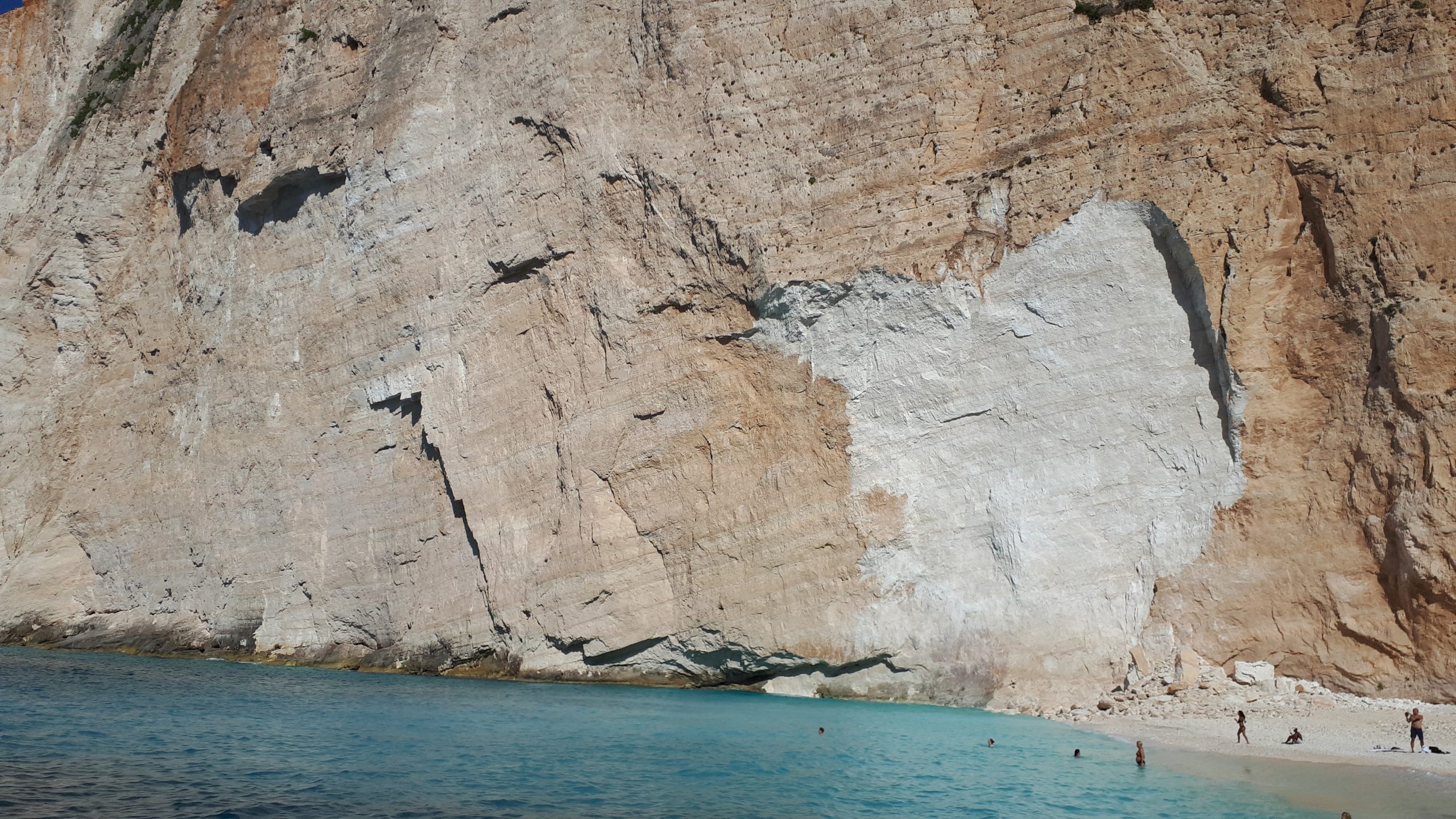 famous-shipwreck-beach-zakynthos