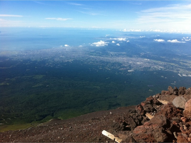 hiking-mount-fuji-japan