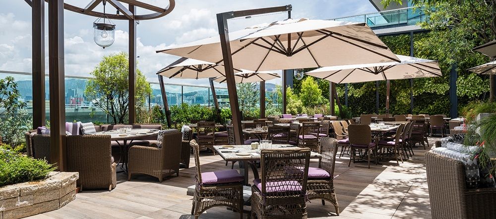 hotel-VIC-outdoor-dining
