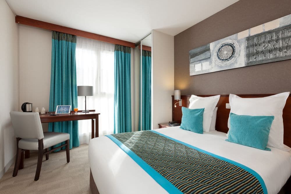 hotel-bootcamp-bedroom