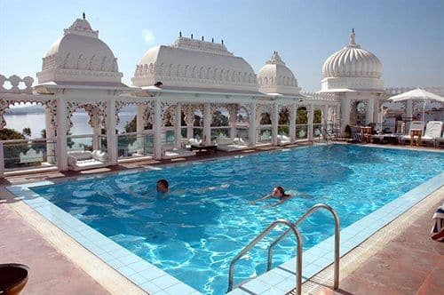 hotel-kothi-pool