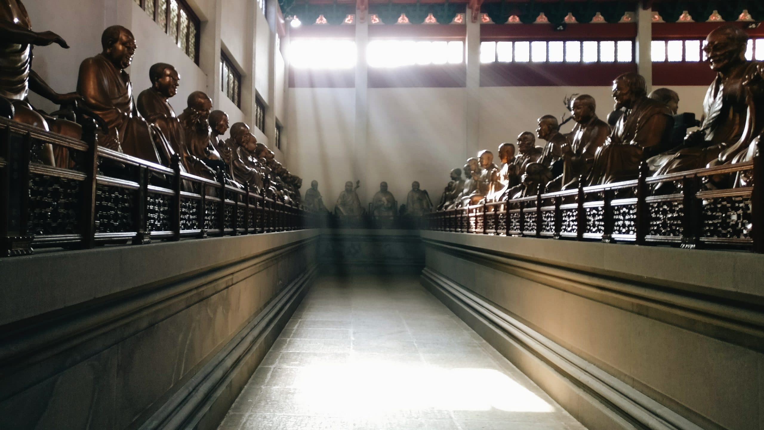 Statues inside Lingyin Temple