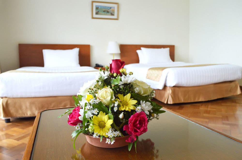 inya-lake-hotel-room