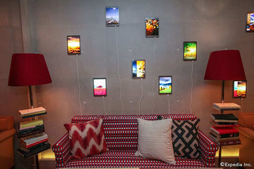 m-social-singapore-restaurant-tablets