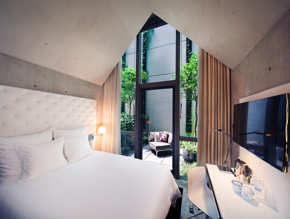 m-social-singapore-terrace-room