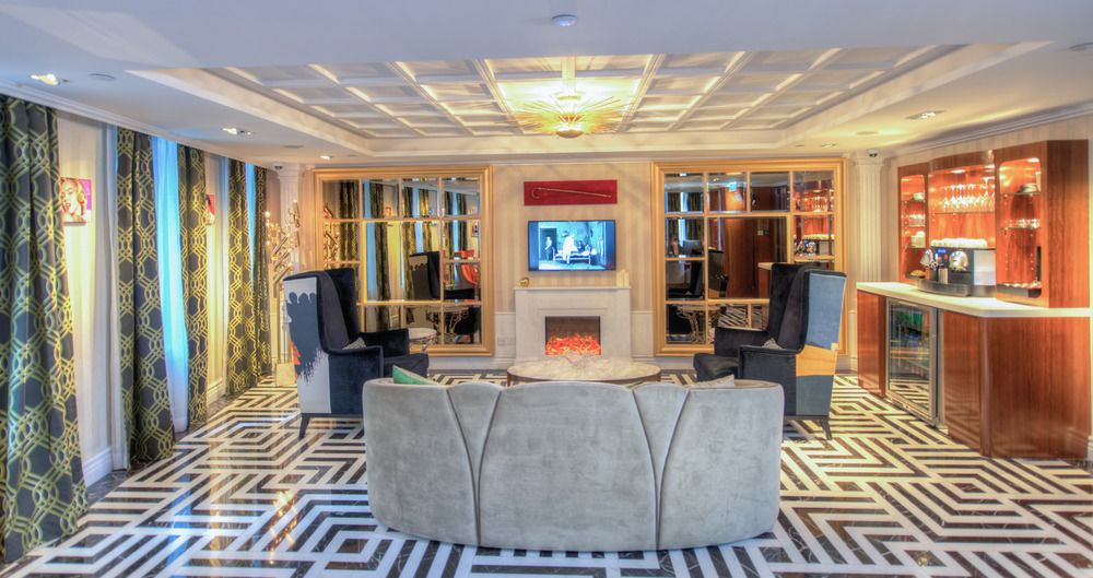 madera-hollywood-lobby