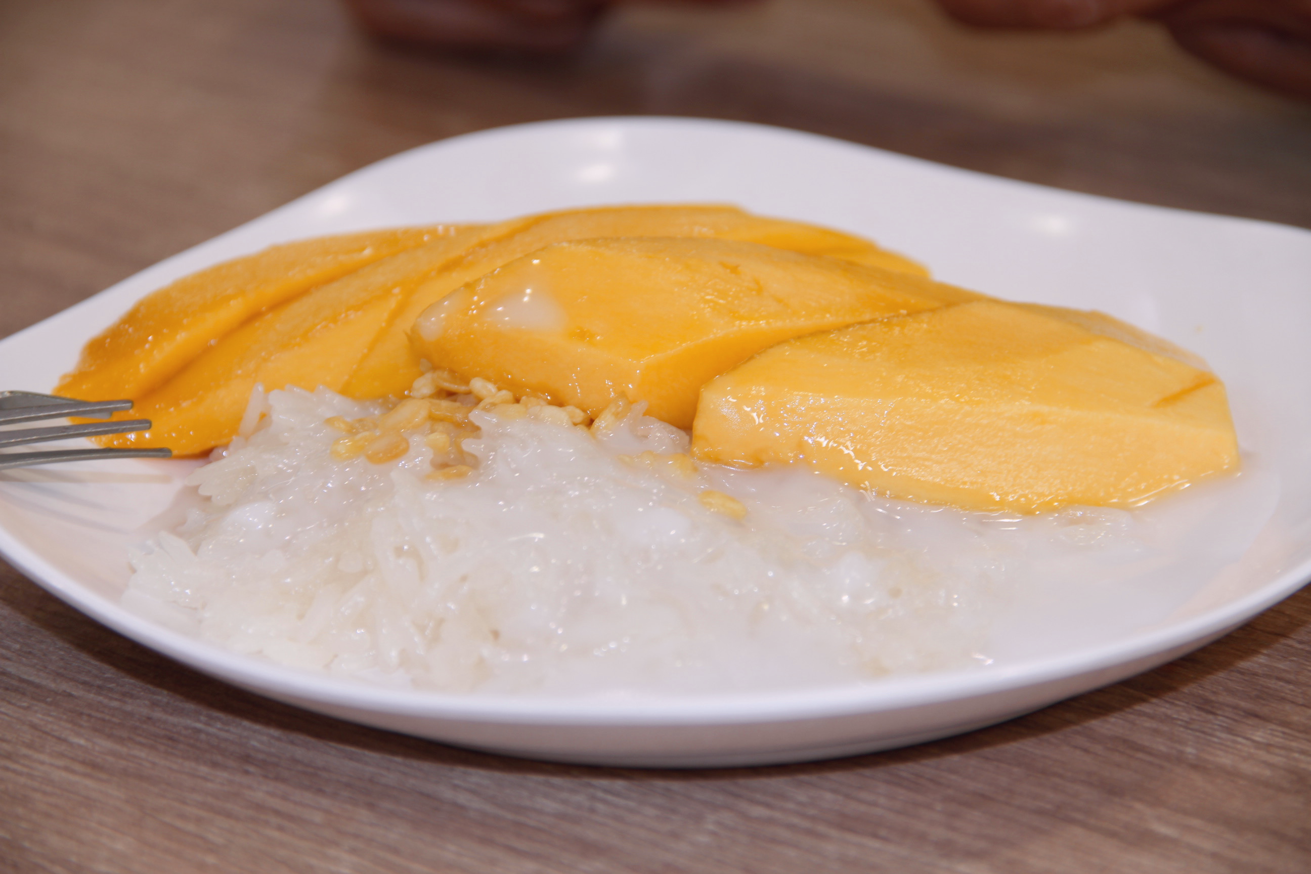 Thai mango sticky rice dish