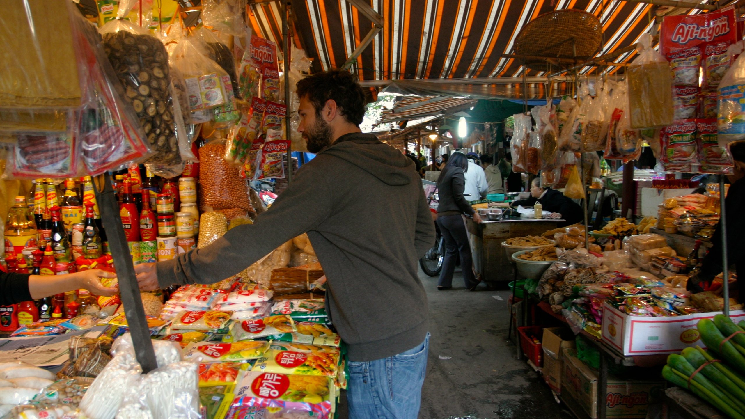 markets-hanoi