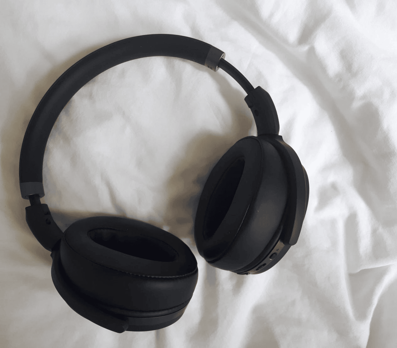noise-cancelling-headphones