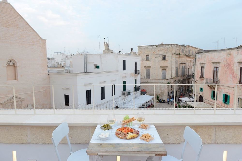 Terrace dining at Sei Stelle Mama Bed & Breakfast 