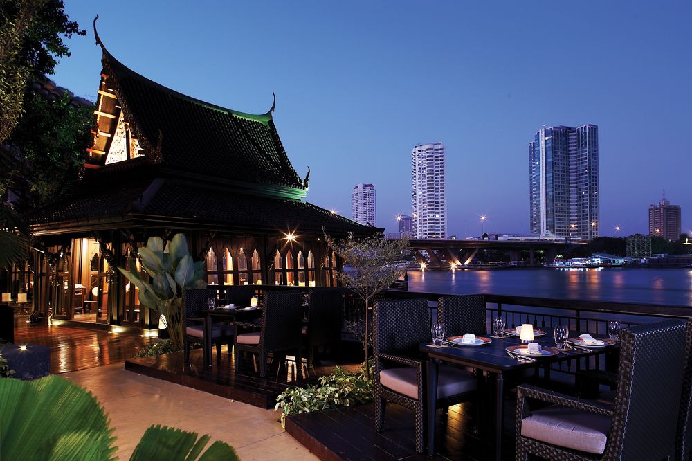 Outdoor dining at Shangri-La Bangkok