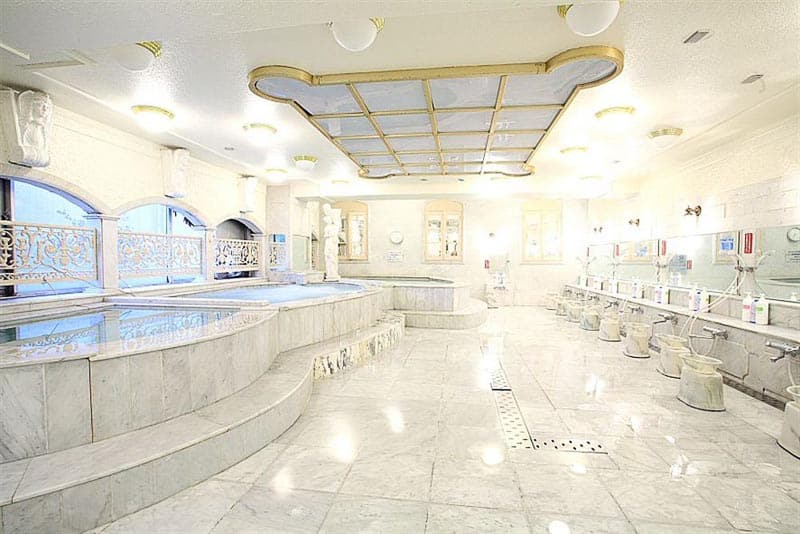 shinjuku-capsule-hotel-spa