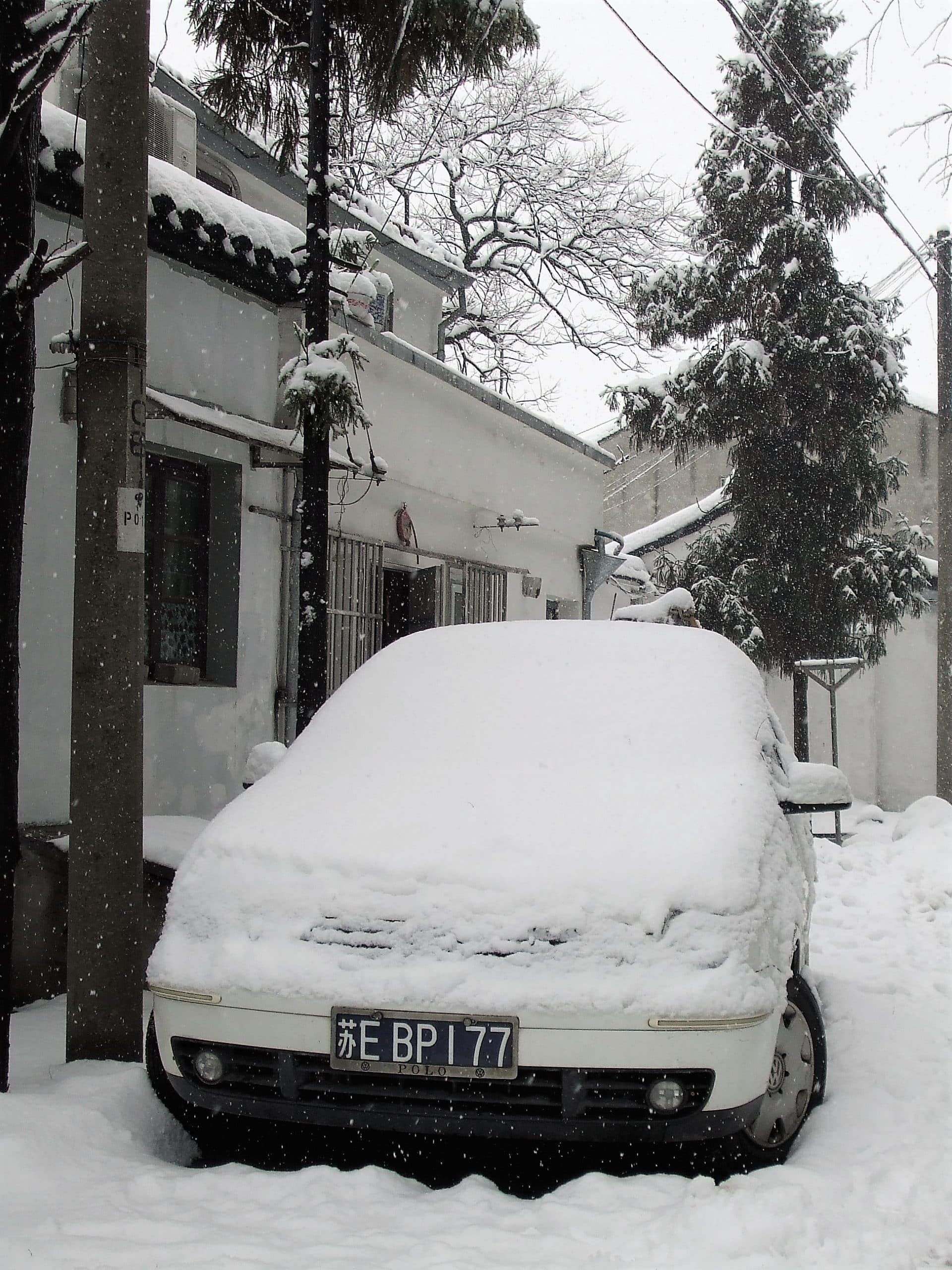 suzhou-car-in-snow