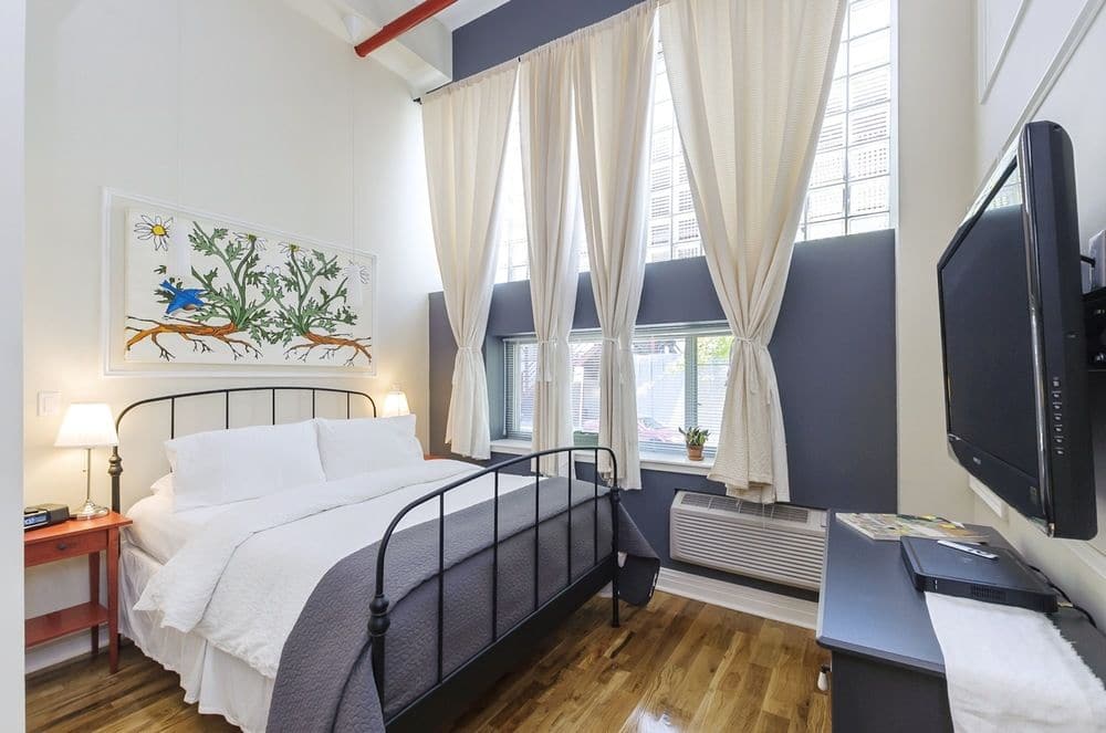the-box-house-hotel-guestroom