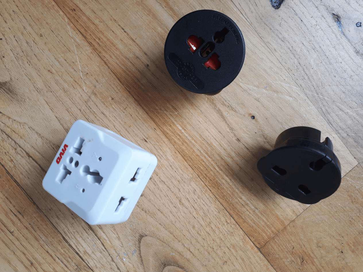 universal-travel-adapter