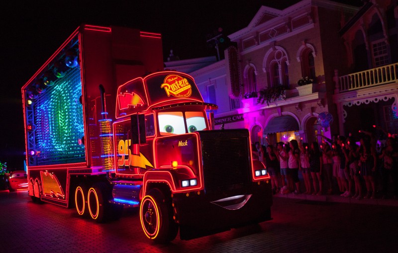 7. Disney Paint the Night Parade Float_3_Cars Unit