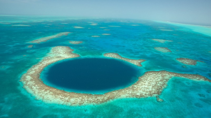 The Great Blue Hole, Belize - Natural UNESCO World Heritage 