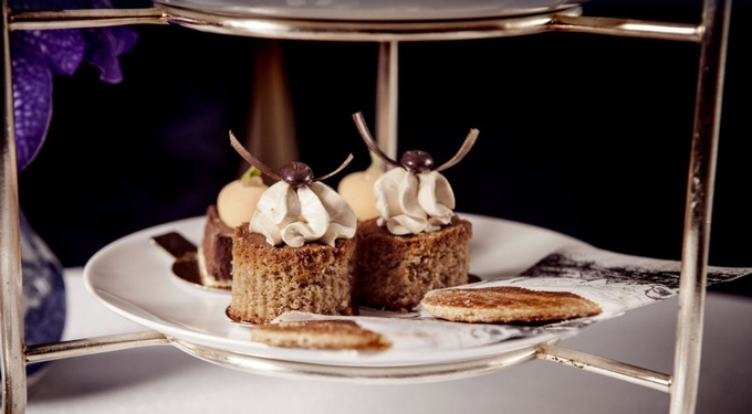 tea and treats at The InterContinental Amstel Amsterdam’s Amstel Lounge