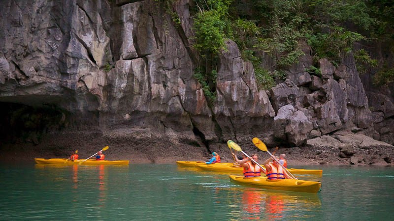 Halong-Bay-Kayaking
