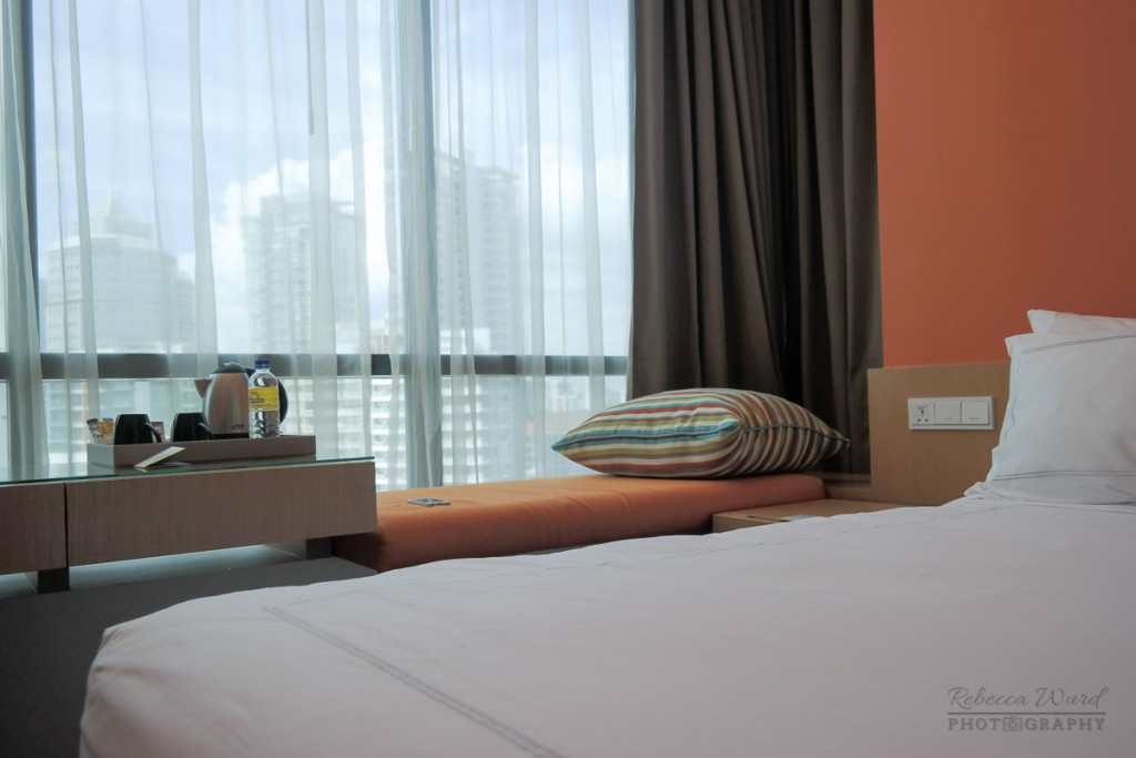 days-hotel-room