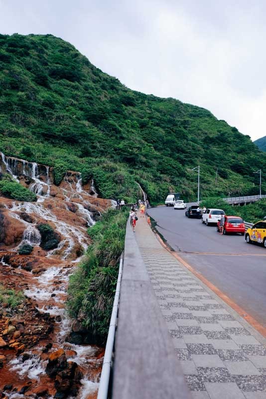 golden-waterfalls-taipei-blog