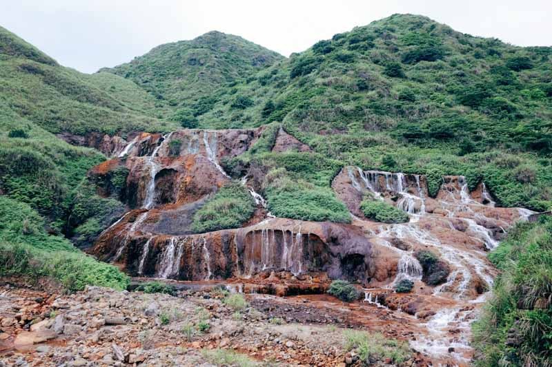 golden-waterfalls-taipei-blog