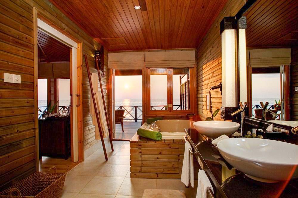 komandoo-maldives-bath