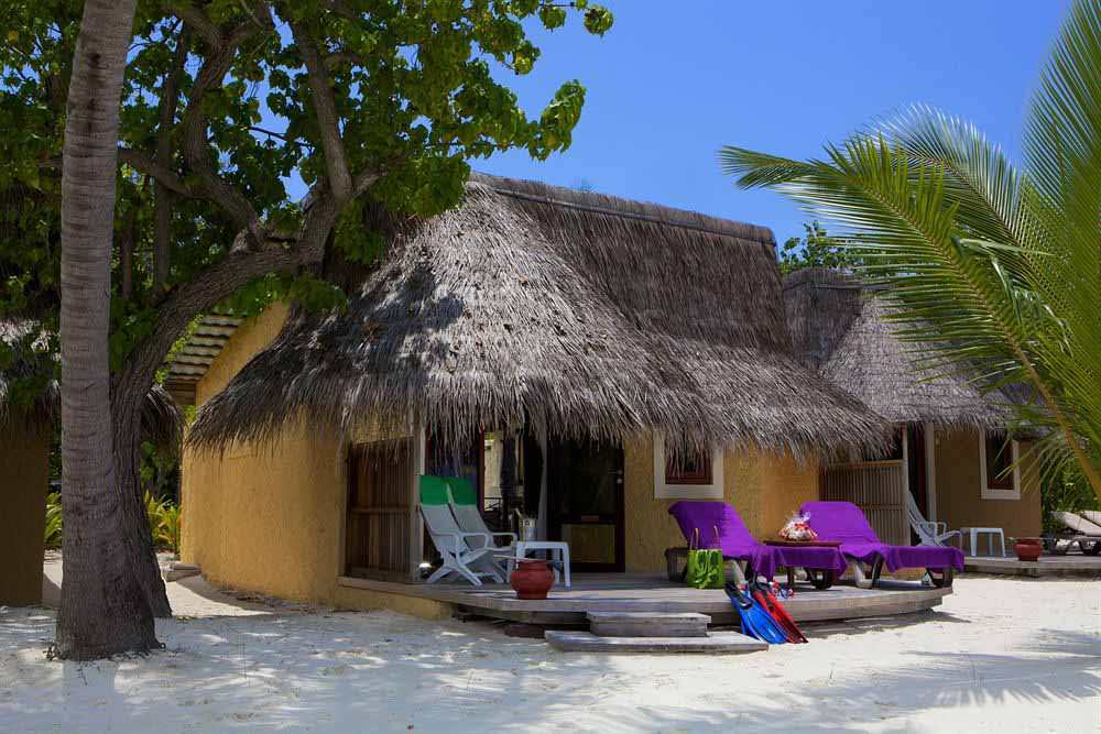 kuredu-maldives-beachside-bungalow