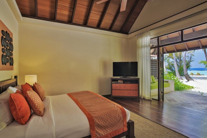 kurumba-maldives-guestroom