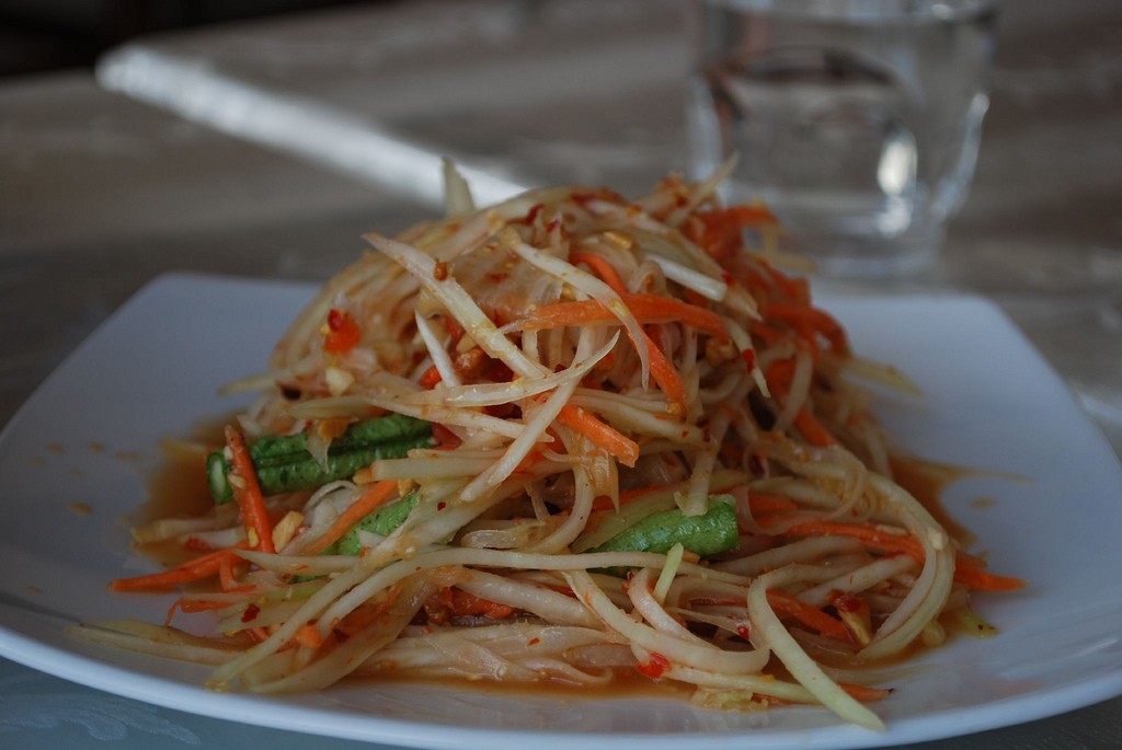 Kao Tam (Thai papaya salad)