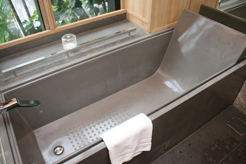 Infinity bath, PARKROYAL on Pickering
