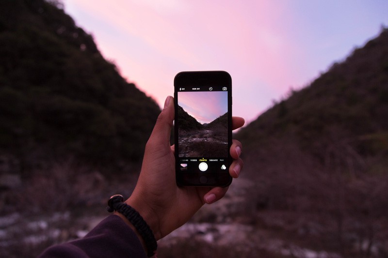travel-mobile-photo
