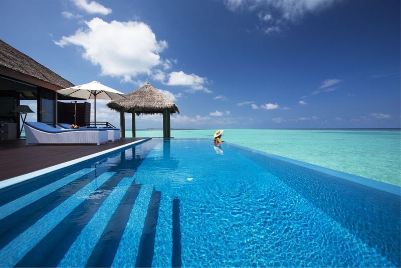 velassaru-infinity-pool-maldives